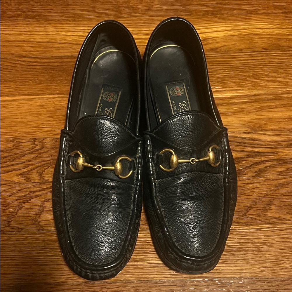 Gucci Black Leather Loafers with Gold Detailing